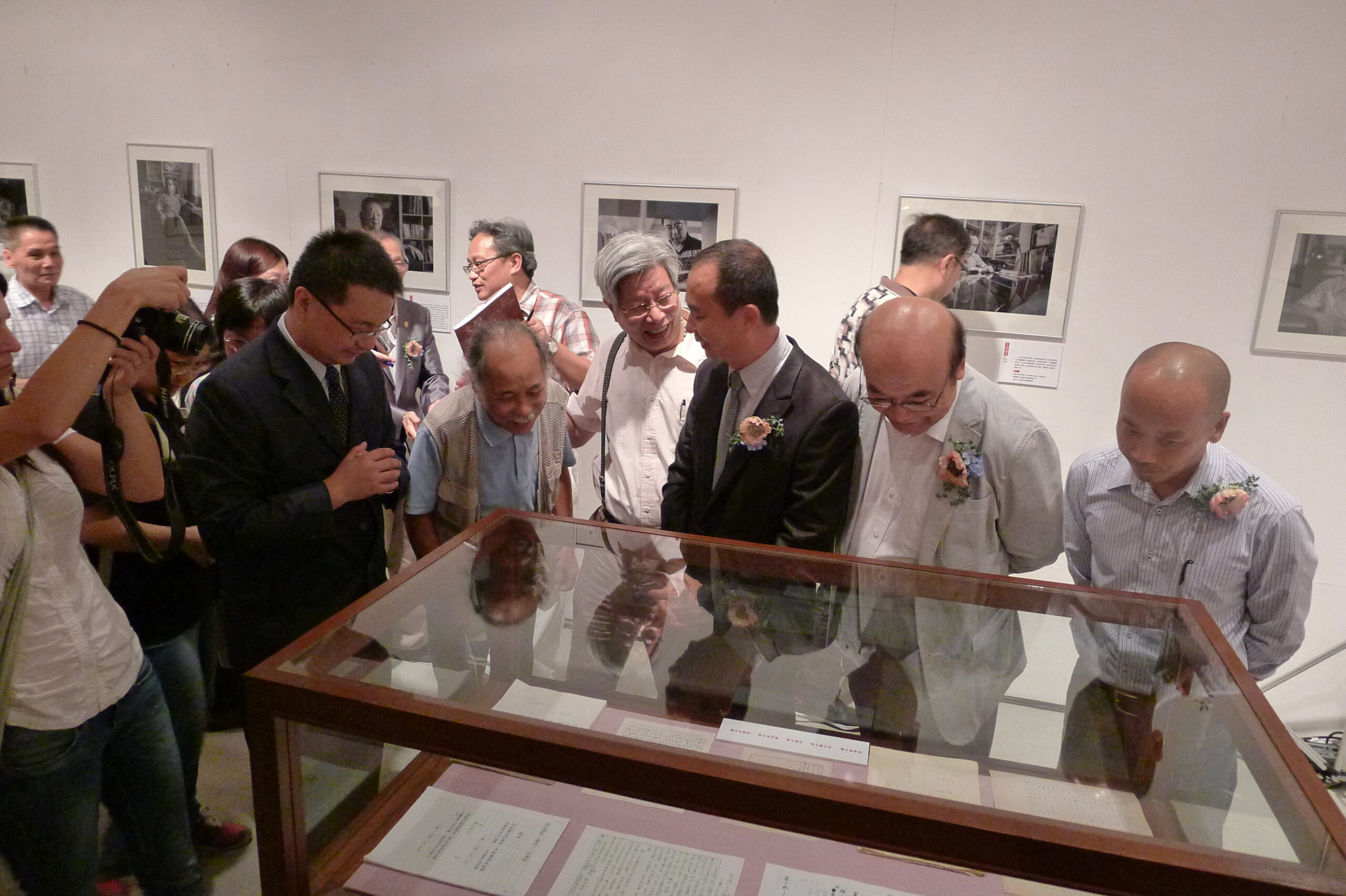 嘉賓參觀展覽 Visita à exposição