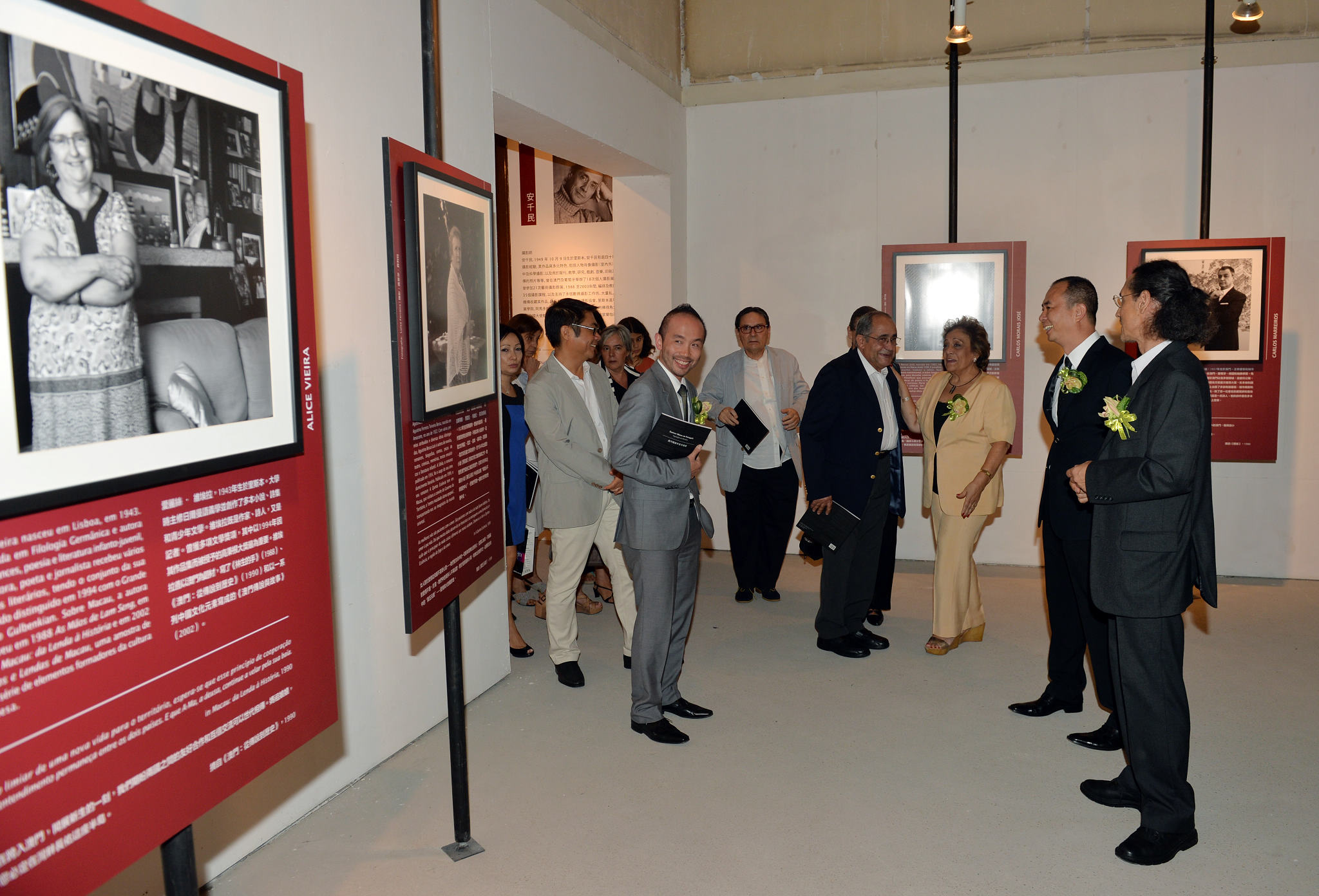 嘉賓參觀展覽(2) Visita à exposição(2)