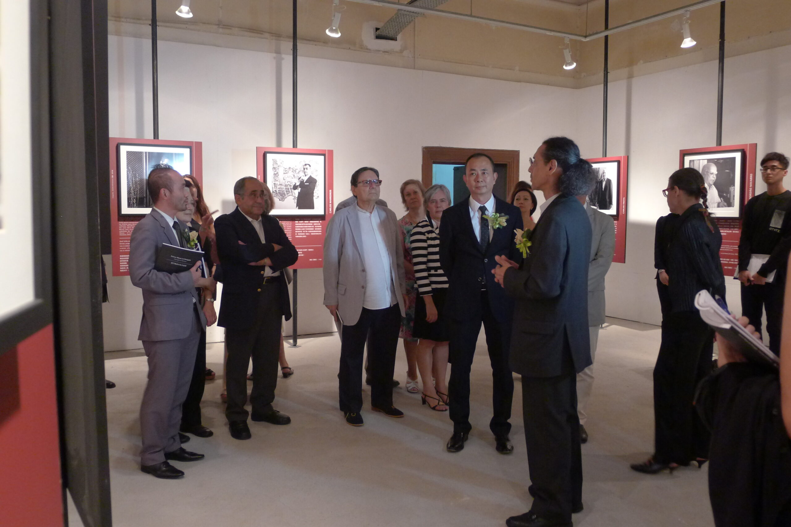 嘉賓參觀展覽 Visita à exposição